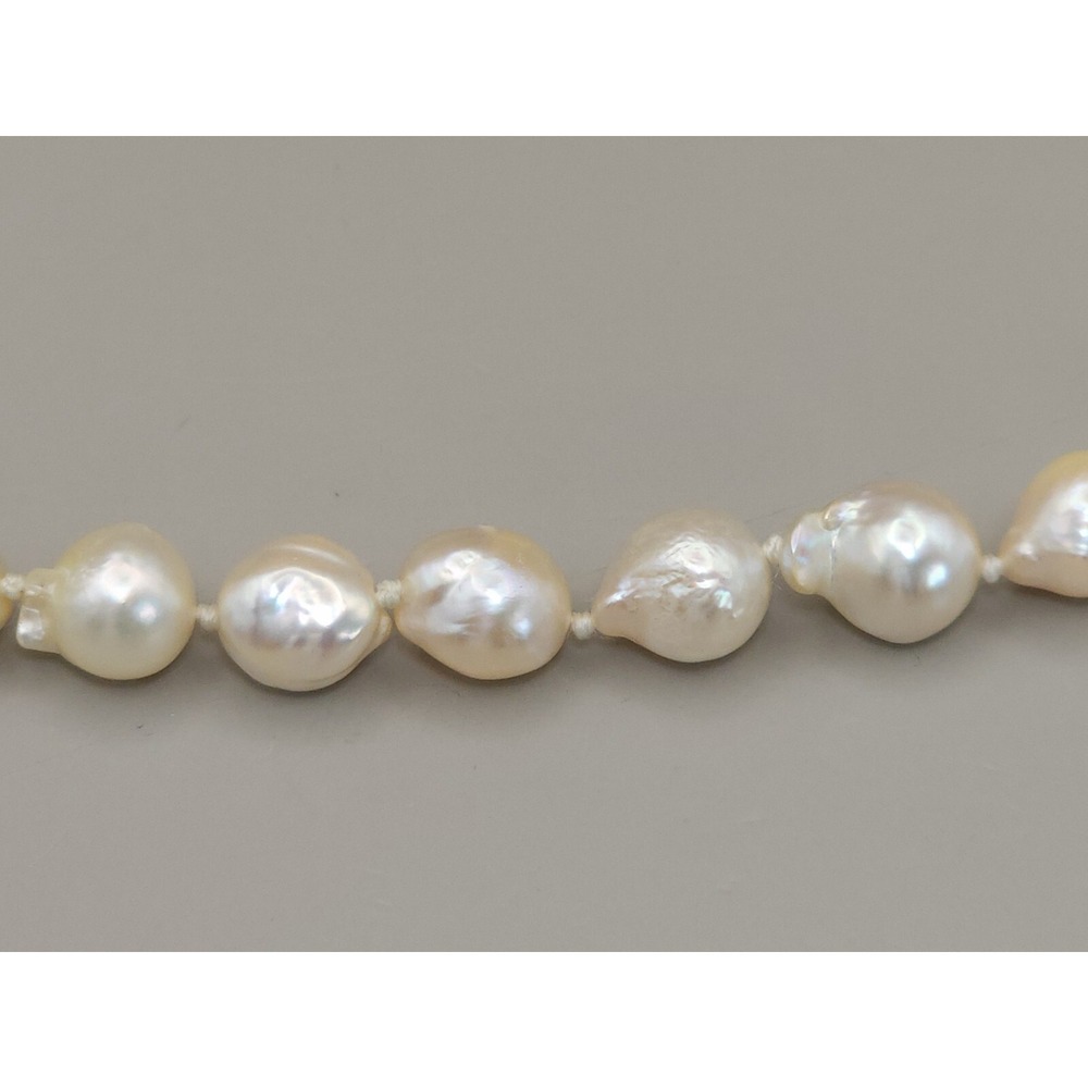 Natural Baroque Pearl necklace 18" 8.8mm Pearls Yellow Gold Jade Clasp HK - Picture 8 of 16